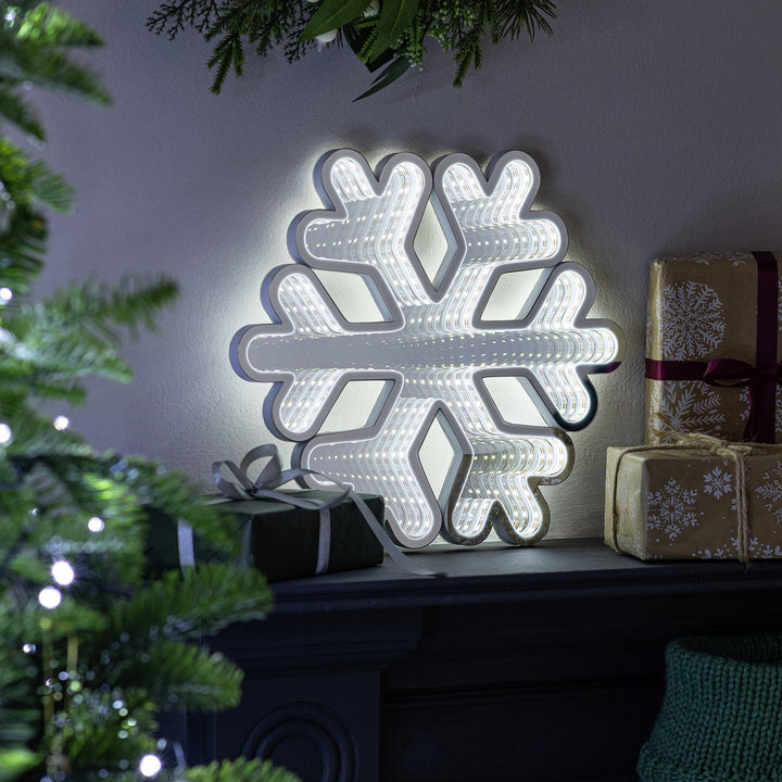 Habitat Tunnel Effect Snowflake LED Light Christmas Decoration