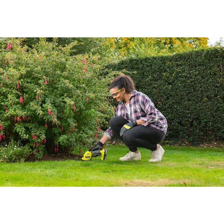 Ryobi RY18GSA-0 18V ONE+™ Cordless 2-in-1 Grass Shear & Shrubber (Bare Tool)