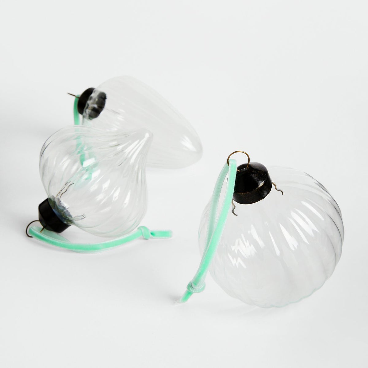 Habitat Pack of 3 Ribbed Glass Christmas Baubles - Clear