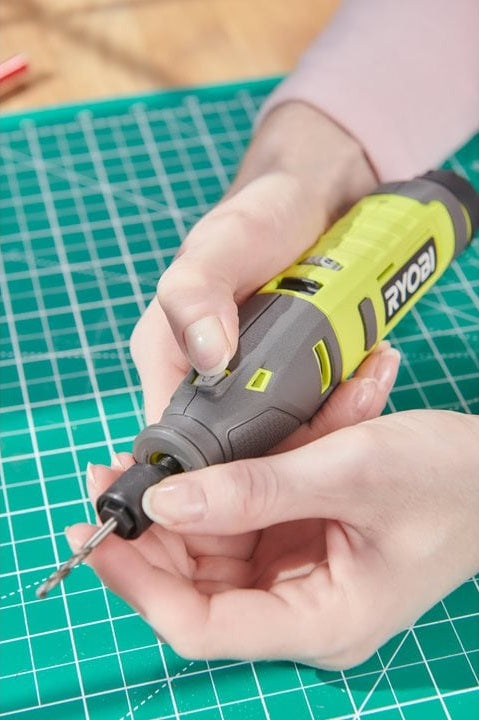 Ryobi RRT4-120GA15 4V Cordless Rotary Tool Starter Kit l (1 x 4V 2.0Ah)