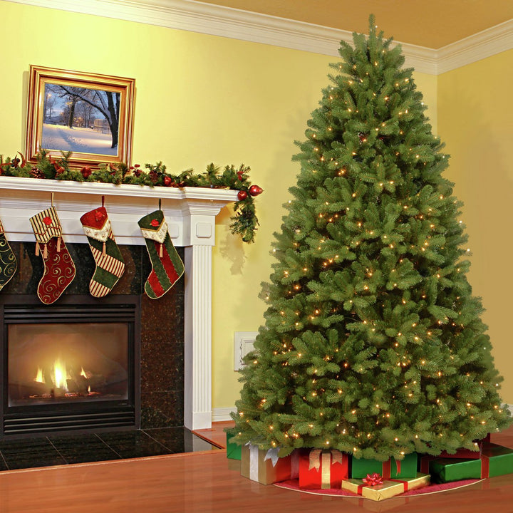 Premier Decorations Pre lit 7ft Newberry Spruce Christmas Tree