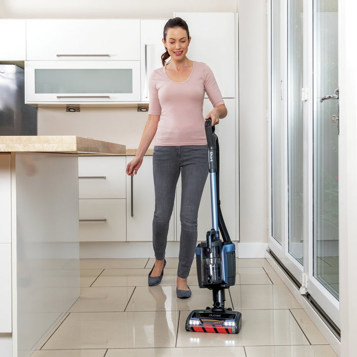 Shark Classic Anti Hair Wrap Cordless Upright Vacuum ICZ160UK (No Accessories)