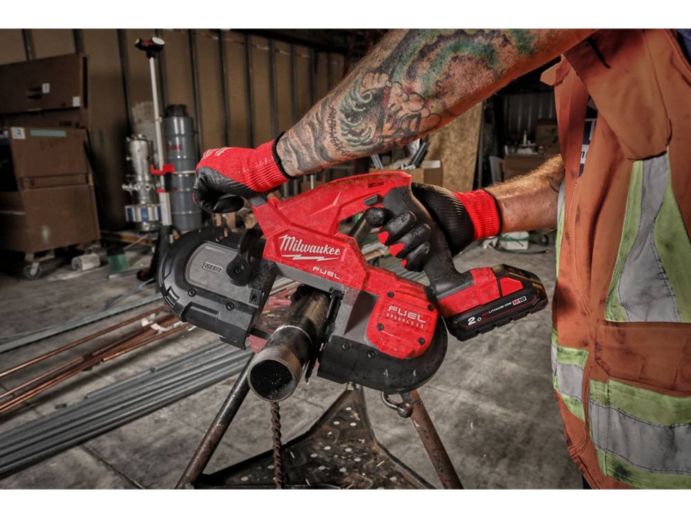 Milwaukee M18FBS85-202C 18v Band Saw