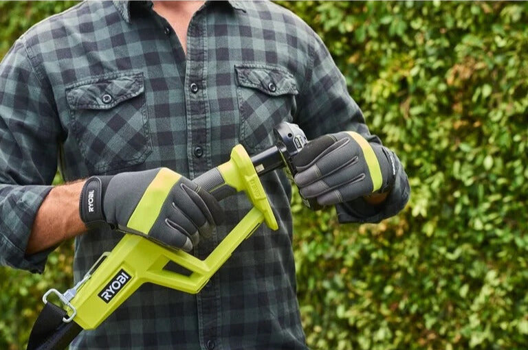 Ryobi RPT184520C 18V ONE+™ Cordless 45cm Pole Hedge Trimmer Starter Kit & Harness