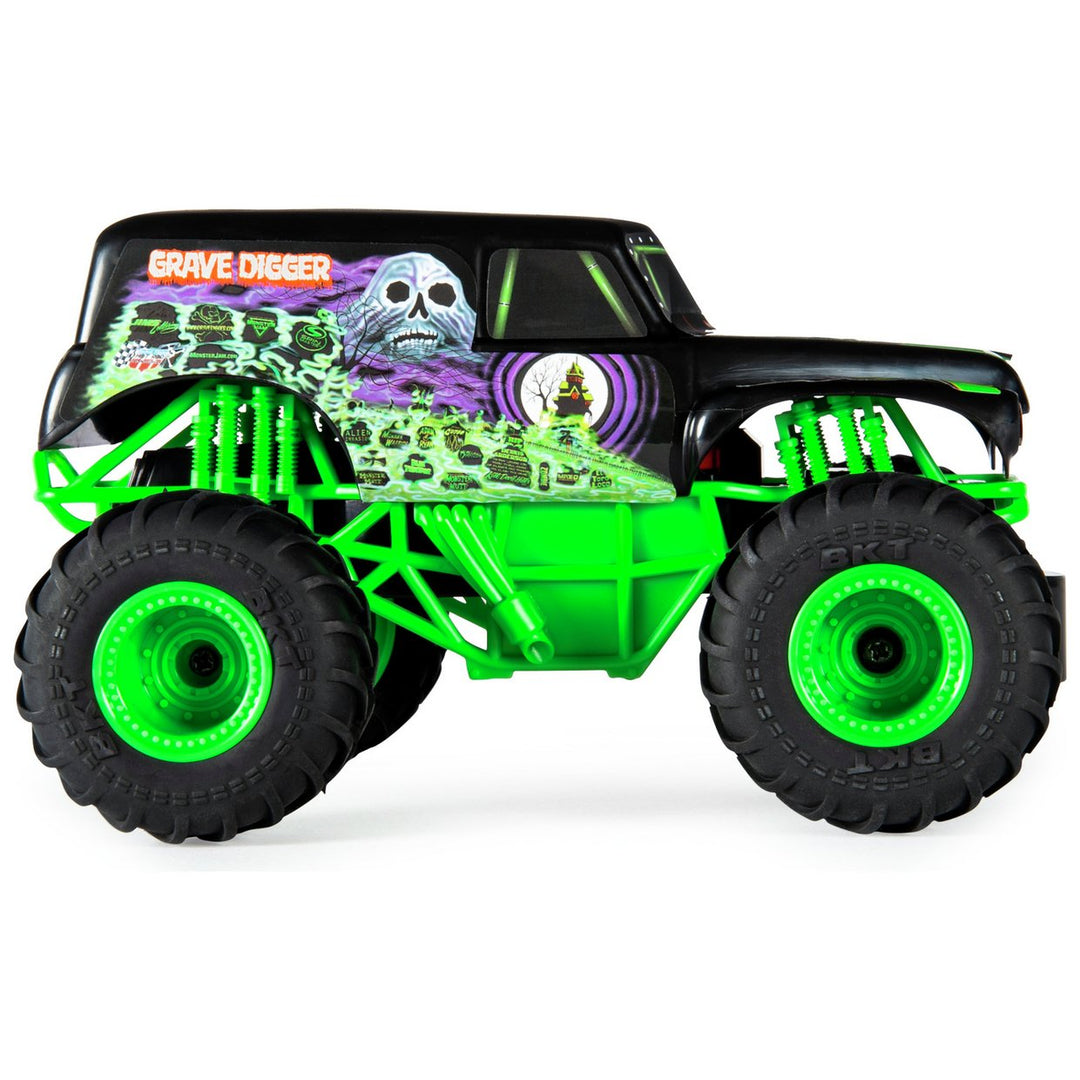 Monster Jam Grave Digger 1:24 Radio Controlled Truck