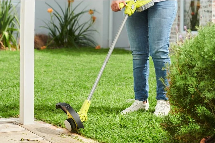 Ryobi RY18LMX33ALT23A-140 18V ONE+ HP Brushless 33cm Lawnmower & 23cm Grass Trimmer (1 x 4.0Ah)