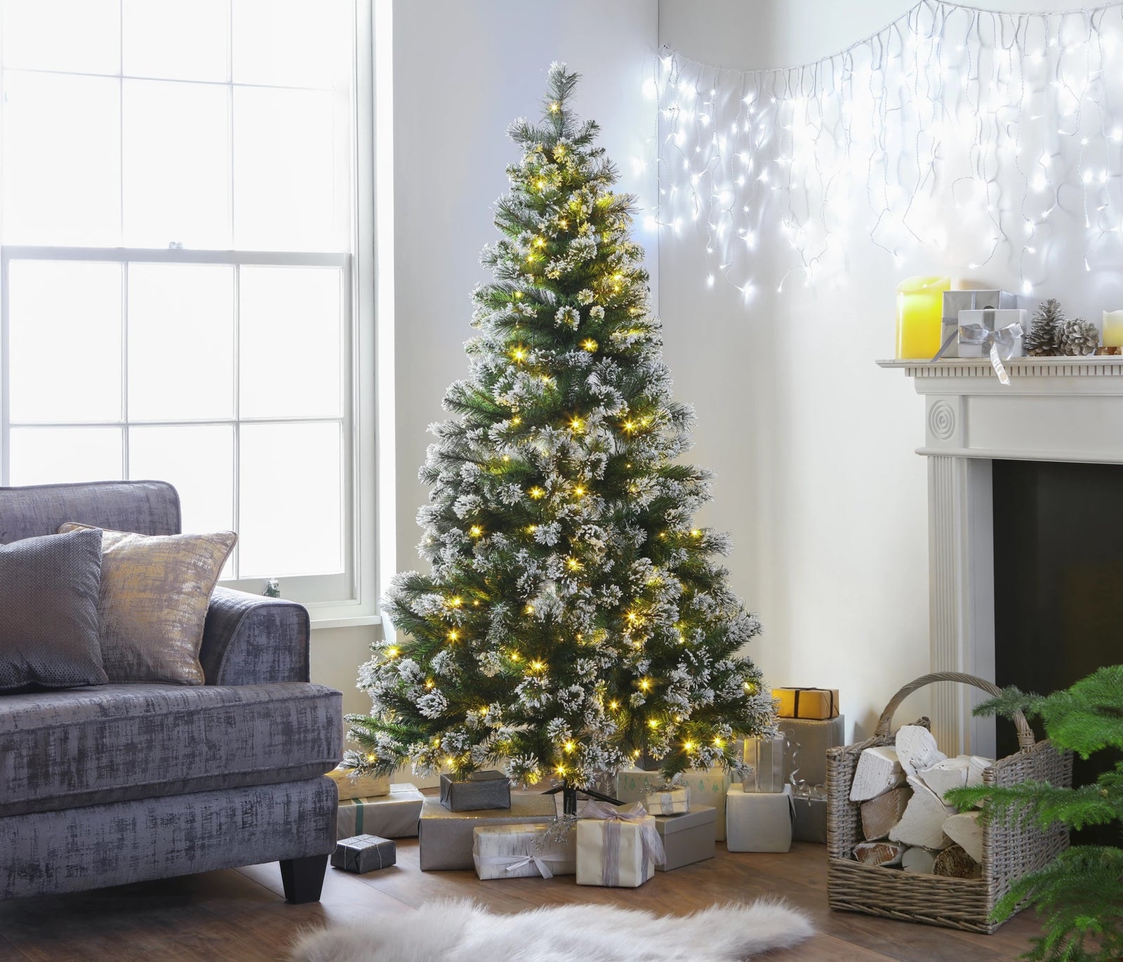 Habitat 6ft Pre-Lit Snow Tipped Christmas Tree - Green	