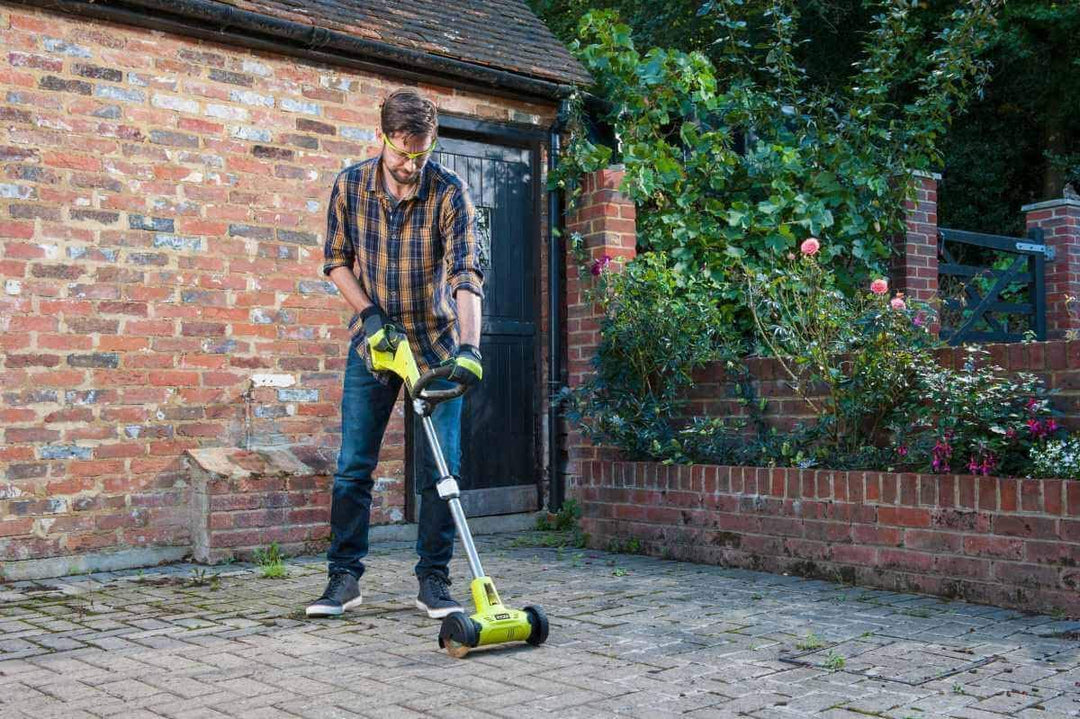 Ryobi RY18PCA-120 18V ONE+™ Cordless Patio Cleaner with Wire Brush (1 x 2.0Ah)