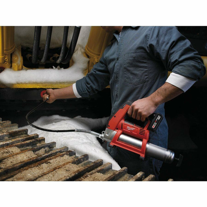 Milwaukee M12GG-401B 12v Cordless Grease Gun