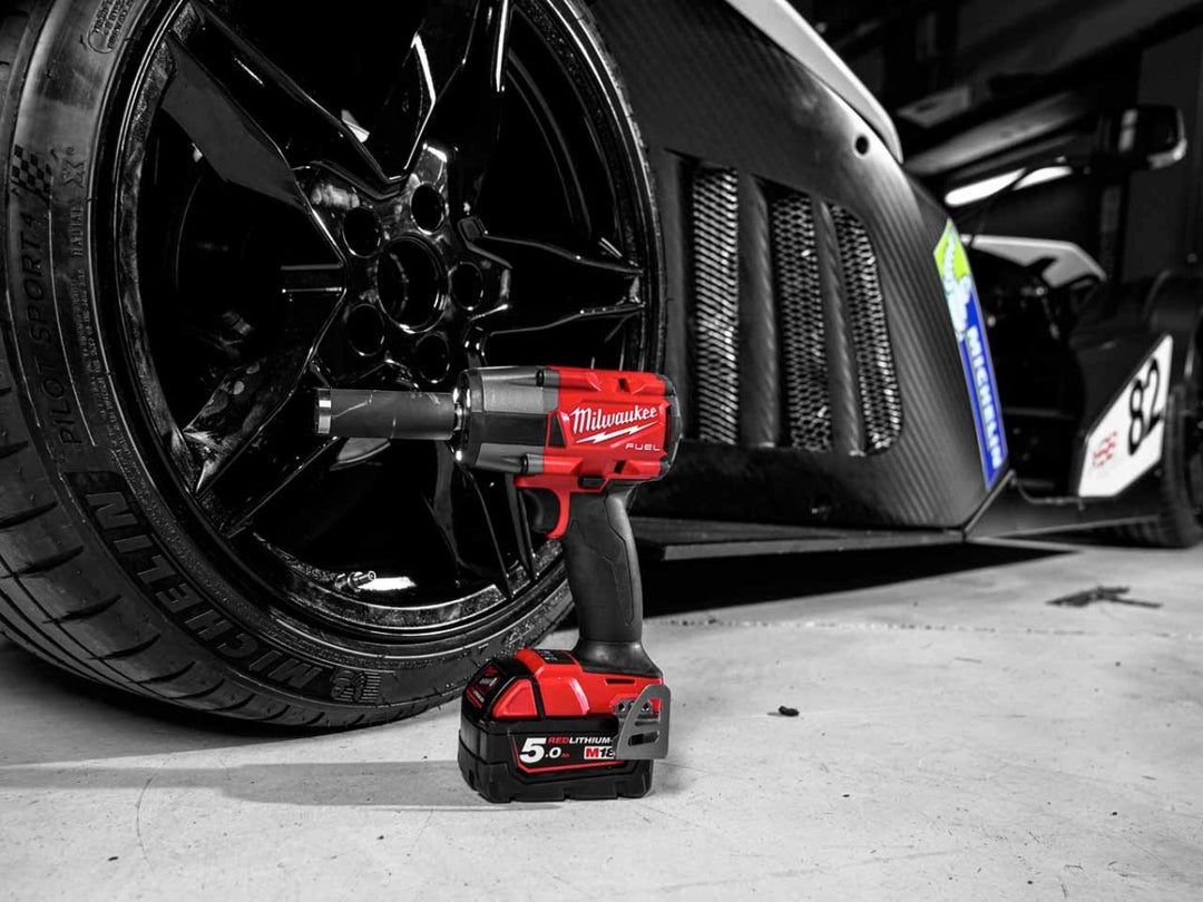 Milwaukee M18FMTIW2F12-502X 18v 1/2" Mid Impact Wrench