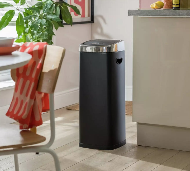 Habitat 30 Litre Square Touch Top Bin - Black