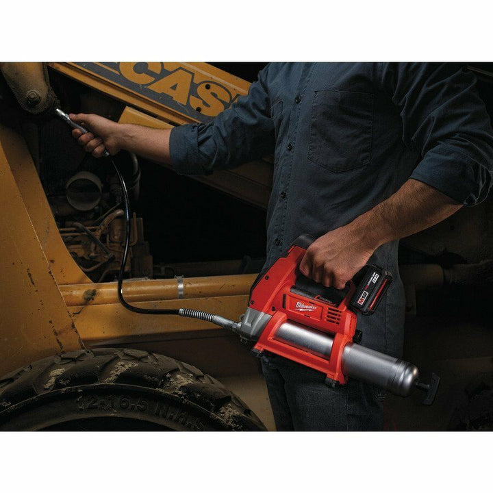 Milwaukee M12GG-401B 12v Cordless Grease Gun