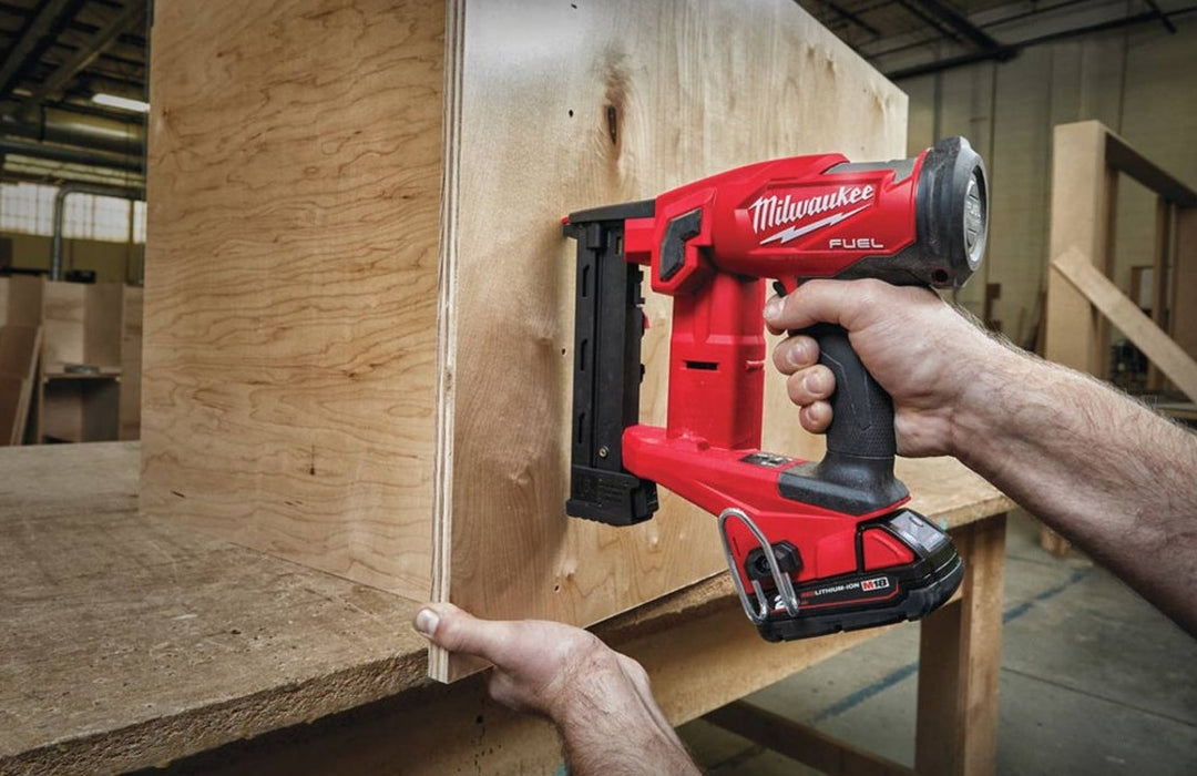 Milwaukee M18FNCS18GS-202X 18v Fuel Narrow Crown Stapler